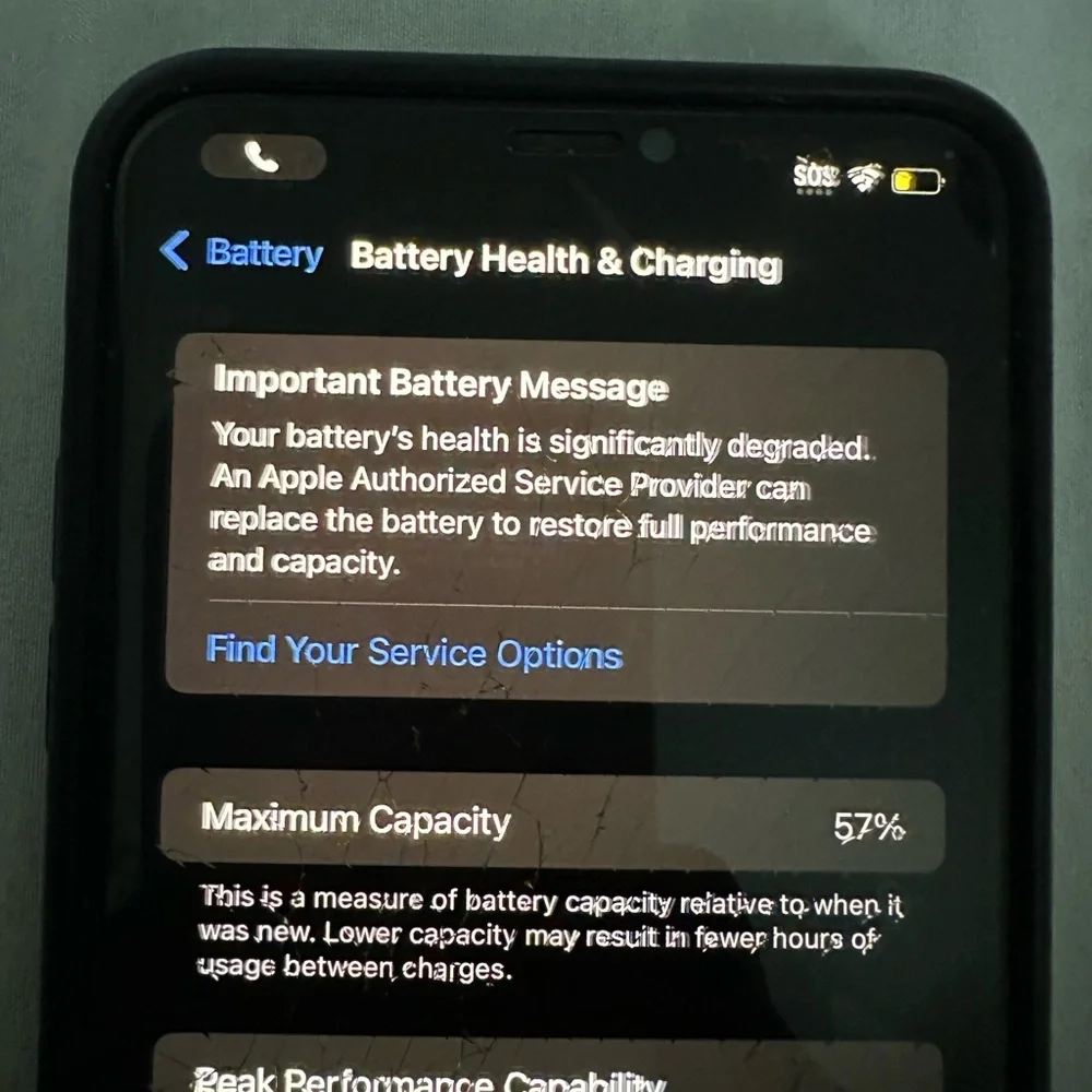 Cracked Scream and the back but you can fix that and any carrier tho